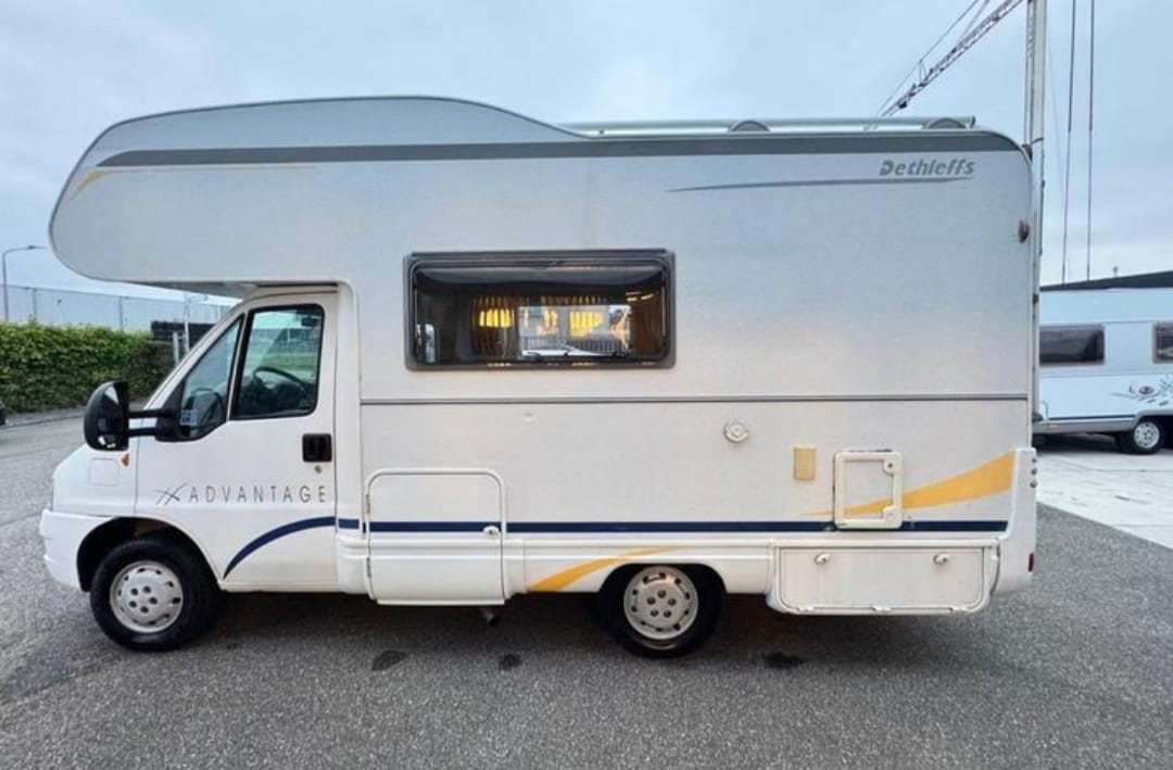 Autocaravana vista lateral